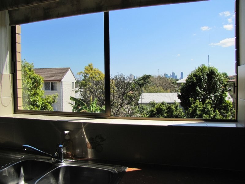 3/8 Baragoola Street, Coorparoo QLD 4151