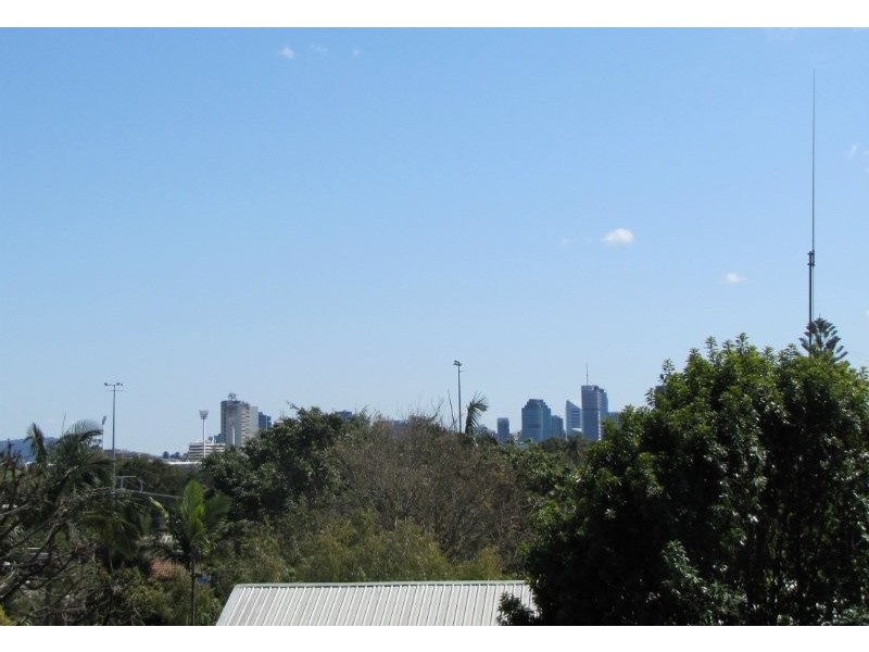 3/8 Baragoola Street, Coorparoo QLD 4151