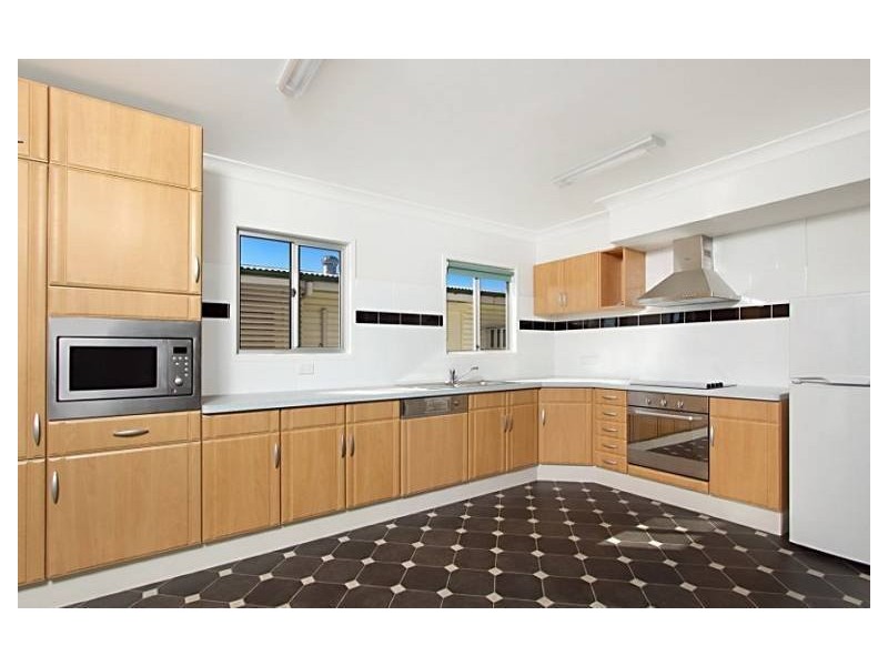 100 Molloy Road, Cannon Hill QLD 4170