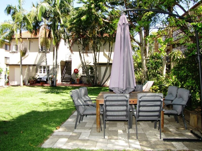 2/24 Grantson Street, Windsor QLD 4030