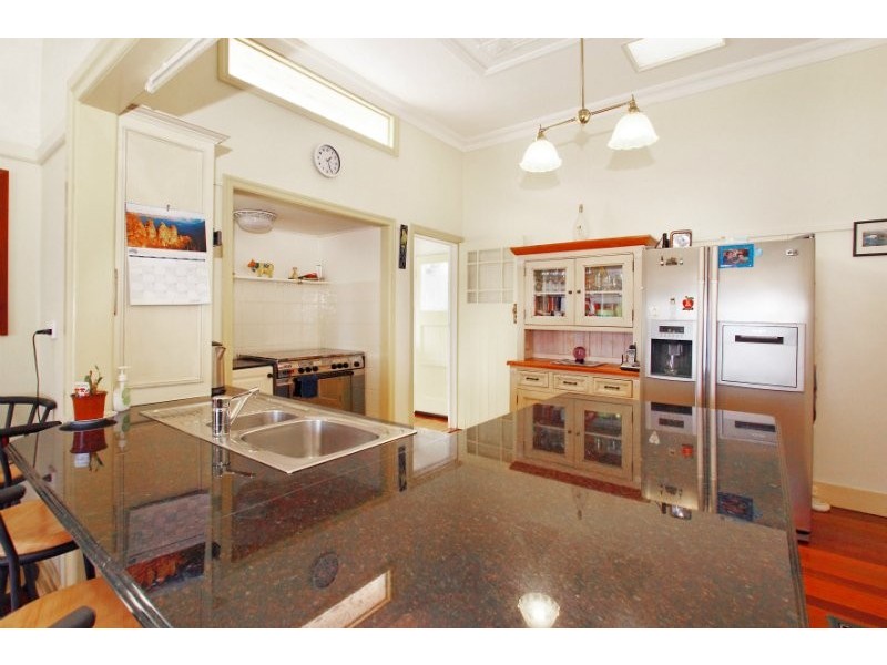 8 Wood Street, Kedron QLD 4031