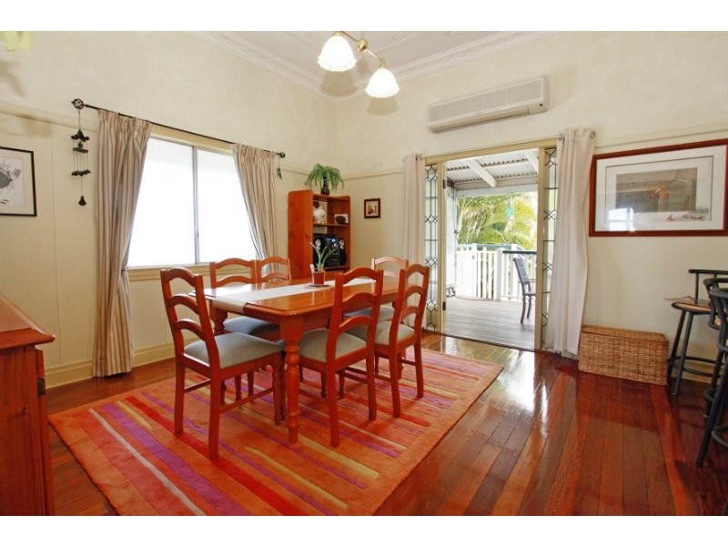 8 Wood Street, Kedron QLD 4031