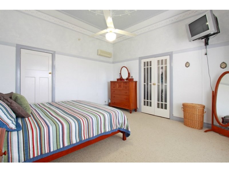 8 Wood Street, Kedron QLD 4031