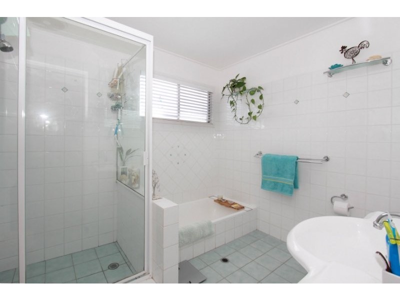 8 Wood Street, Kedron QLD 4031