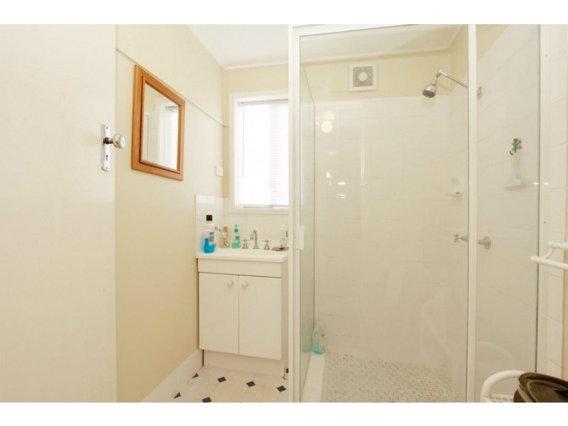 8 Wood Street, Kedron QLD 4031