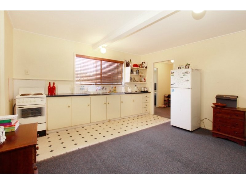 8 Wood Street, Kedron QLD 4031