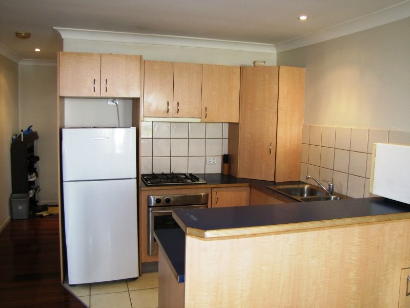 2/286 Cornwall Street, Greenslopes QLD 4120