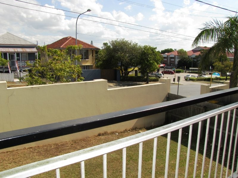 2/286 Cornwall Street, Greenslopes QLD 4120