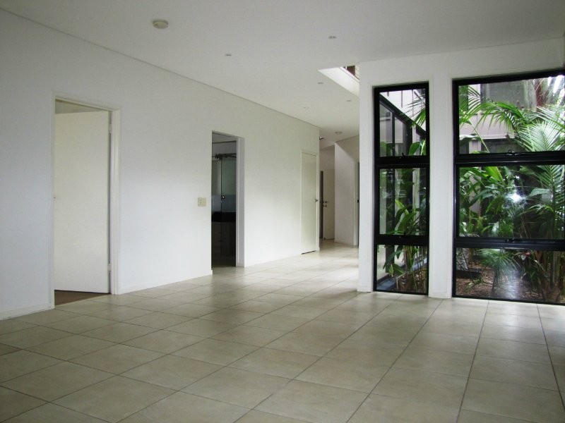 6 South Street, Newmarket QLD 4051