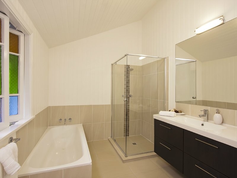 6 Halifax Street, Coorparoo QLD 4151