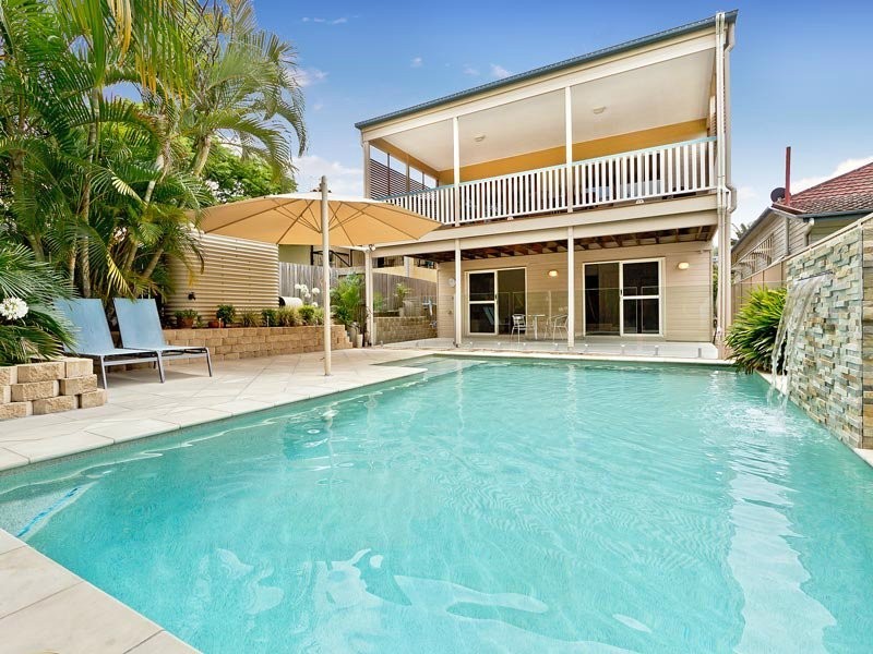 10 Seventh Avenue, Windsor QLD 4030