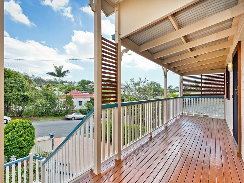 10 Seventh Avenue, Windsor QLD 4030