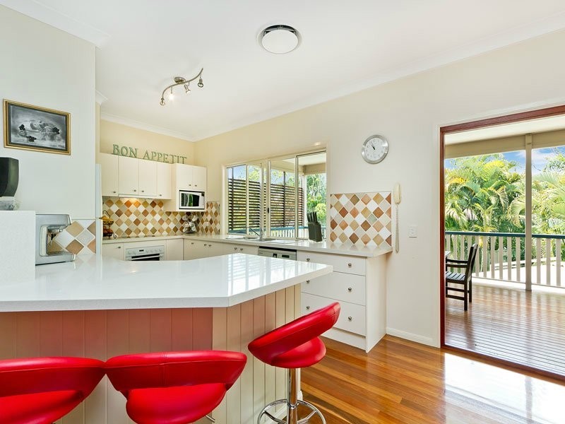 10 Seventh Avenue, Windsor QLD 4030