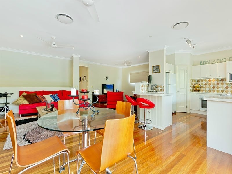 10 Seventh Avenue, Windsor QLD 4030