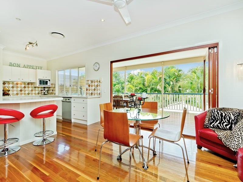 10 Seventh Avenue, Windsor QLD 4030