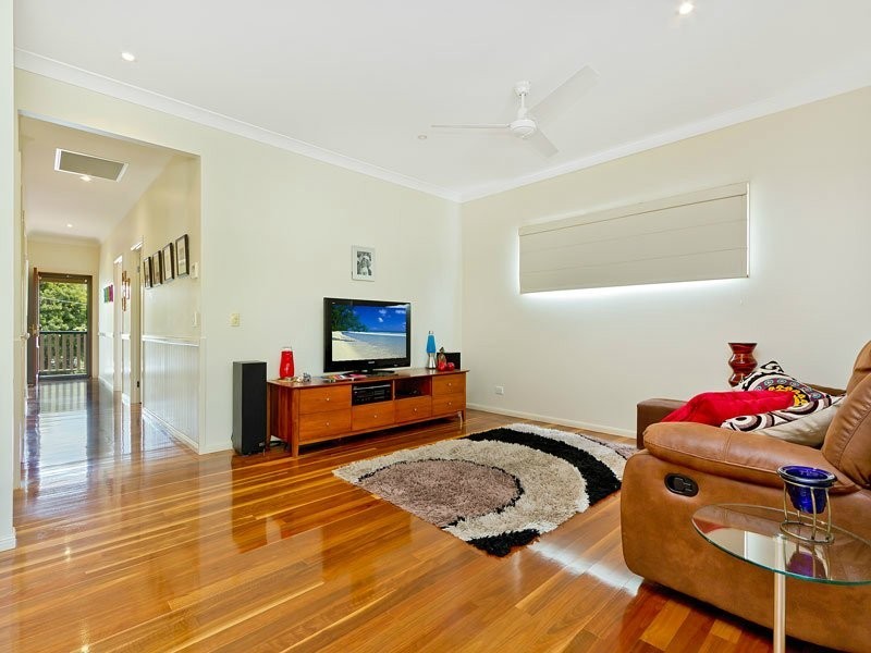 10 Seventh Avenue, Windsor QLD 4030