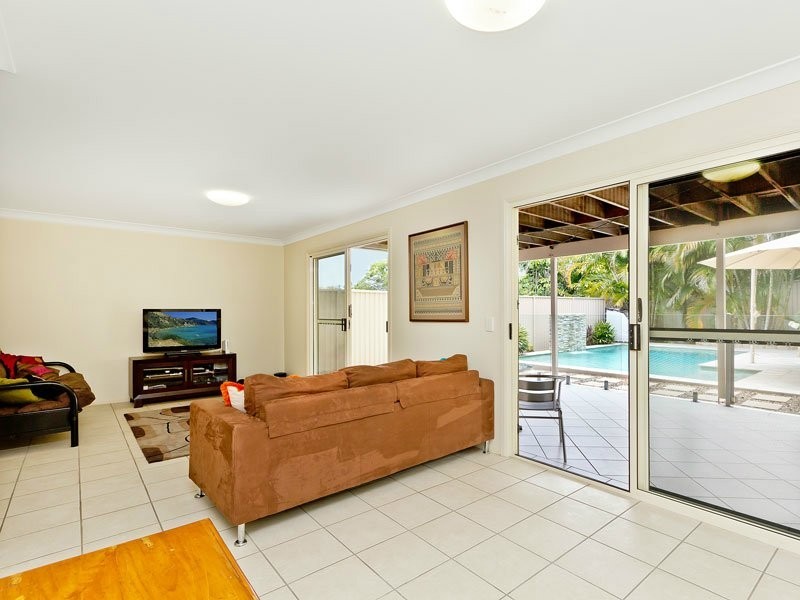 10 Seventh Avenue, Windsor QLD 4030