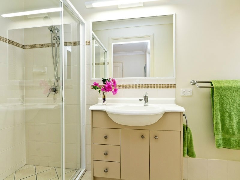 10 Seventh Avenue, Windsor QLD 4030