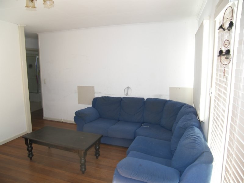 8 Rossiter Street, Morningside QLD 4170