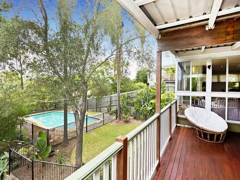 17 Normanton Street, Stafford Heights QLD 4053