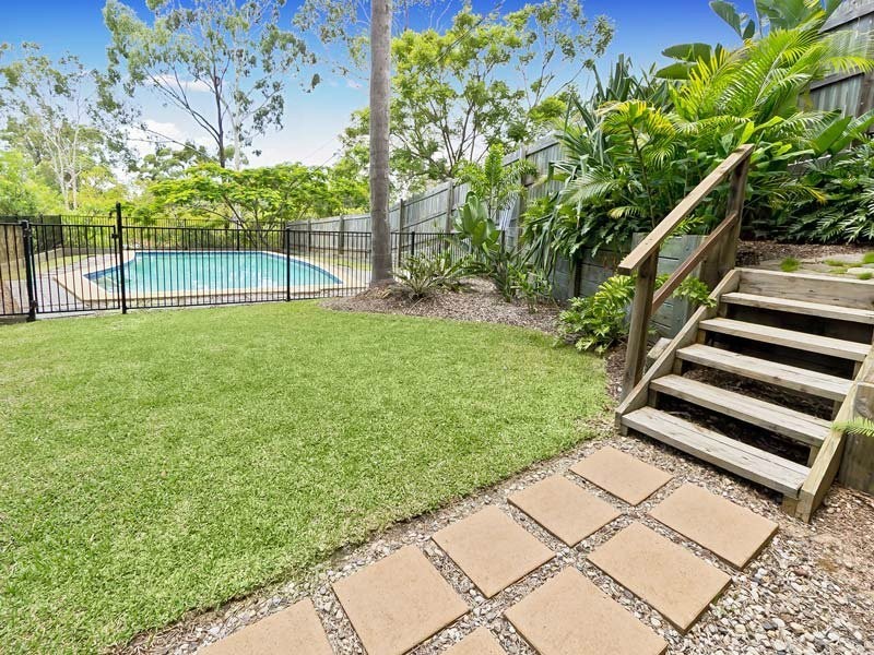 17 Normanton Street, Stafford Heights QLD 4053