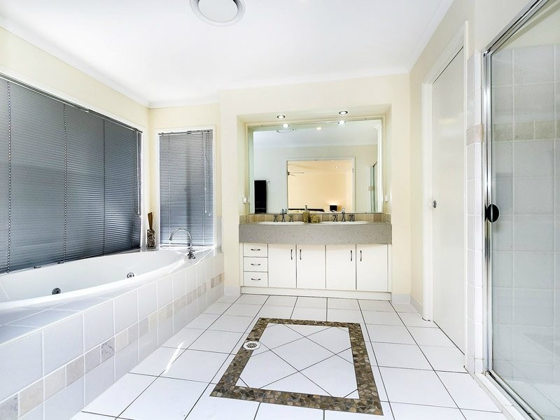 3 Butterwood Court, Arana Hills QLD 4054