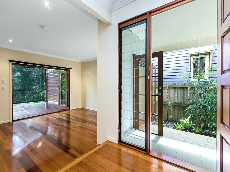 13 Rougham Street, Windsor QLD 4030