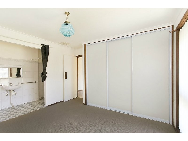 14 Manitoba Way, West Lakes SA 5021