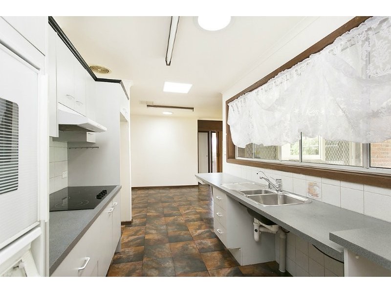 14 Manitoba Way, West Lakes SA 5021