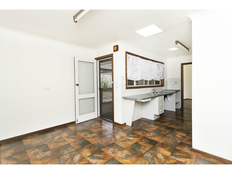 14 Manitoba Way, West Lakes SA 5021