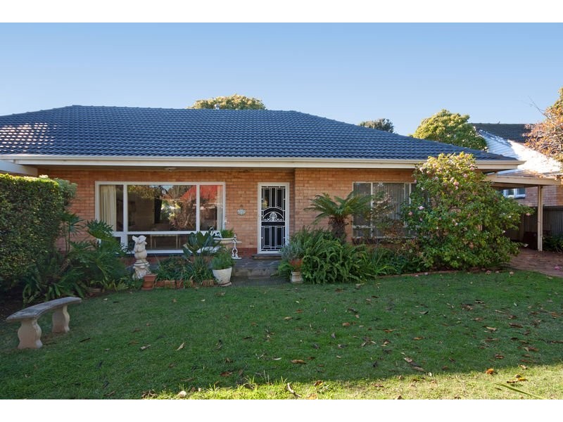 24 Downing Street, Hove SA 5048