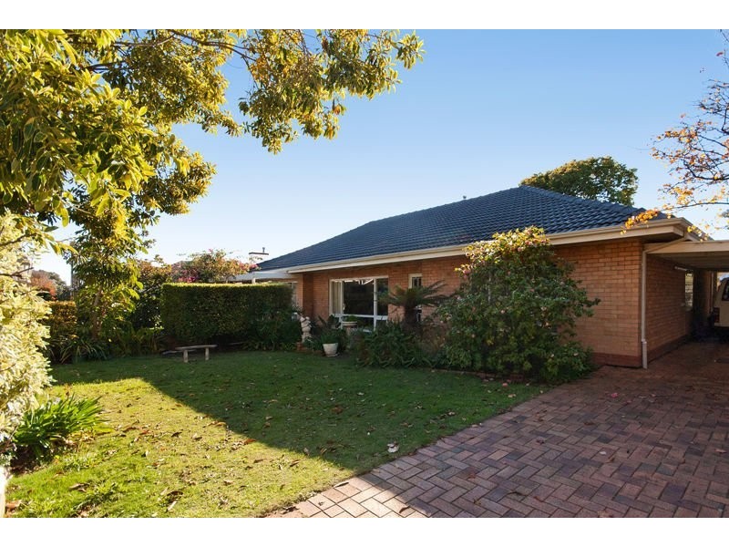 24 Downing Street, Hove SA 5048