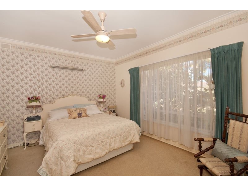 24 Downing Street, Hove SA 5048