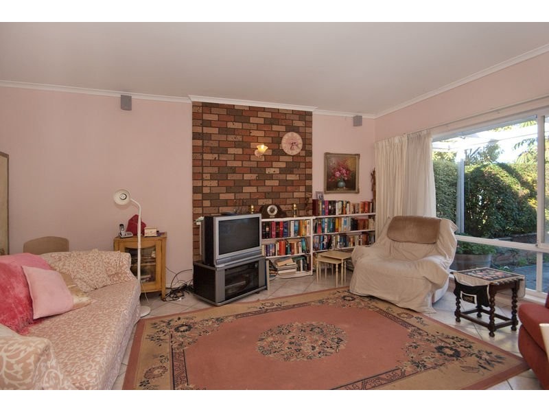 24 Downing Street, Hove SA 5048