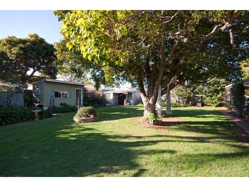 24 Downing Street, Hove SA 5048