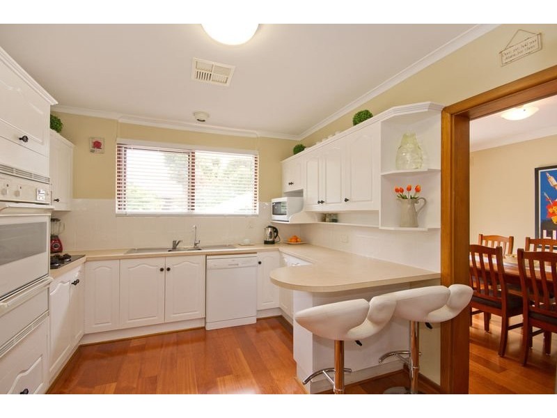 6 Chelsea Avenue, Flagstaff Hill SA 5159