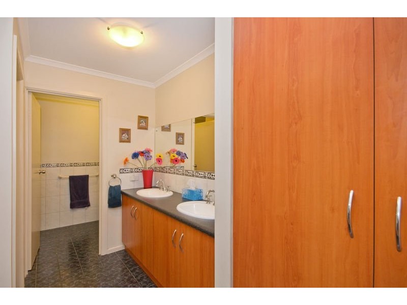 30 Mundulla Avenue, Woodcroft SA 5162