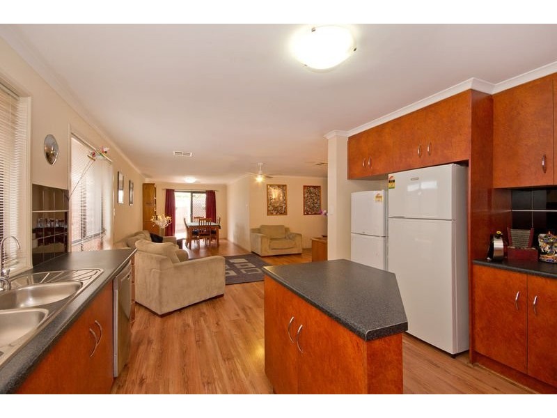 30 Mundulla Avenue, Woodcroft SA 5162