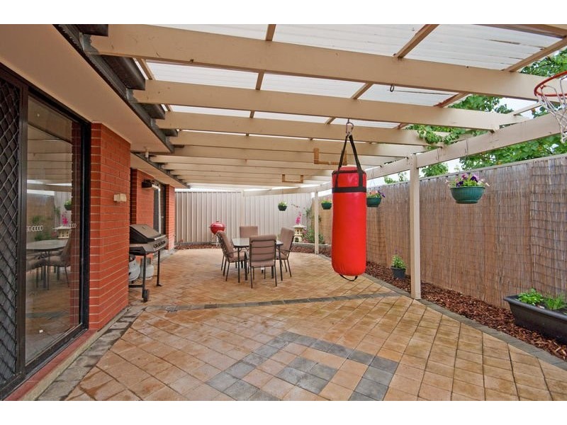 30 Mundulla Avenue, Woodcroft SA 5162