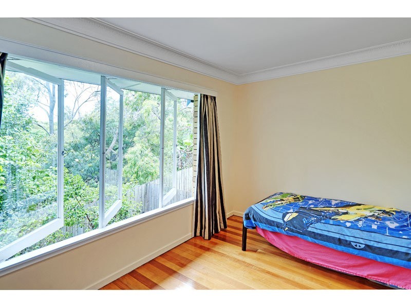 18 Palm Avenue, Holland Park West QLD 4121