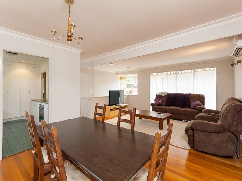 17 Algona Street, Holland Park West QLD 4121