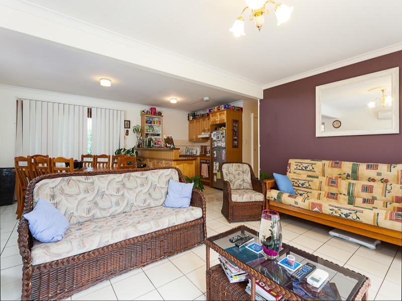 17 Algona Street, Holland Park West QLD 4121