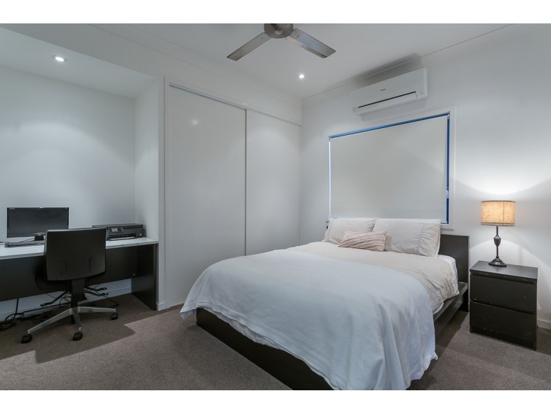 16 Servius Avenue, Seven Hills QLD 4170
