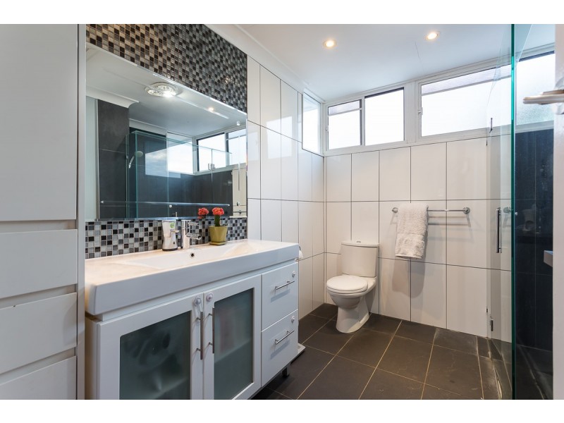16 Servius Avenue, Seven Hills QLD 4170