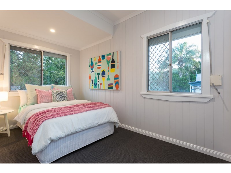 62 Broadwater Road, Mount Gravatt East QLD 4122