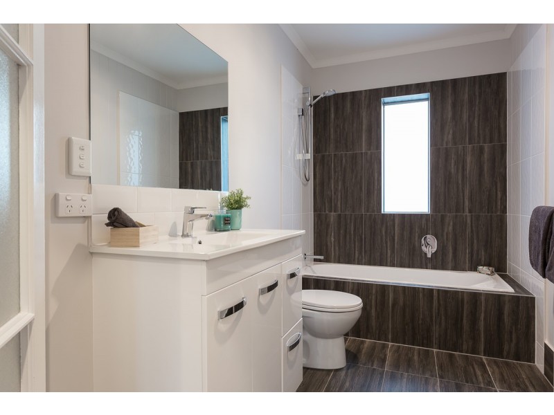 62 Broadwater Road, Mount Gravatt East QLD 4122