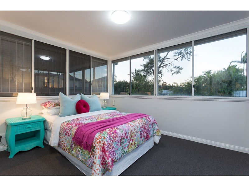 62 Broadwater Road, Mount Gravatt East QLD 4122
