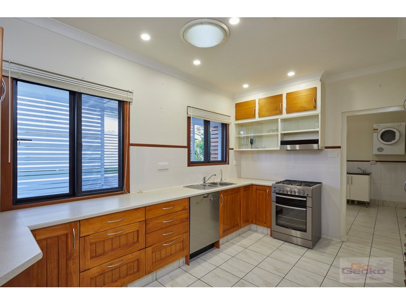 124 Marshall Road, Holland Park West QLD 4121