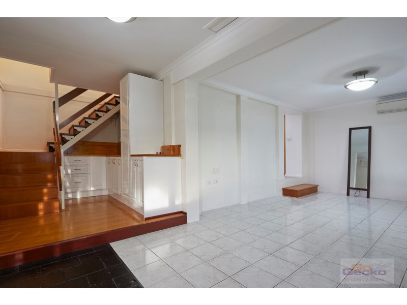 124 Marshall Road, Holland Park West QLD 4121