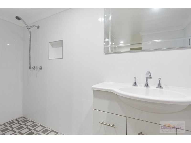 124 Marshall Road, Holland Park West QLD 4121